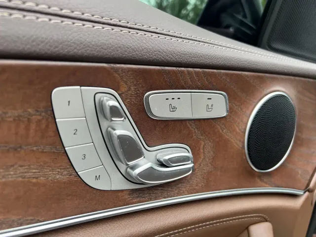 Mercedes-Benz E-Class — Фото автомобиля 17