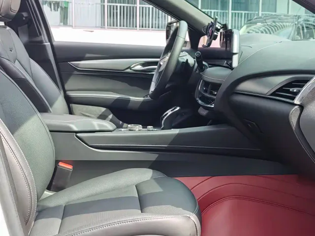 Cadillac CT5 — Фото автомобиля 20