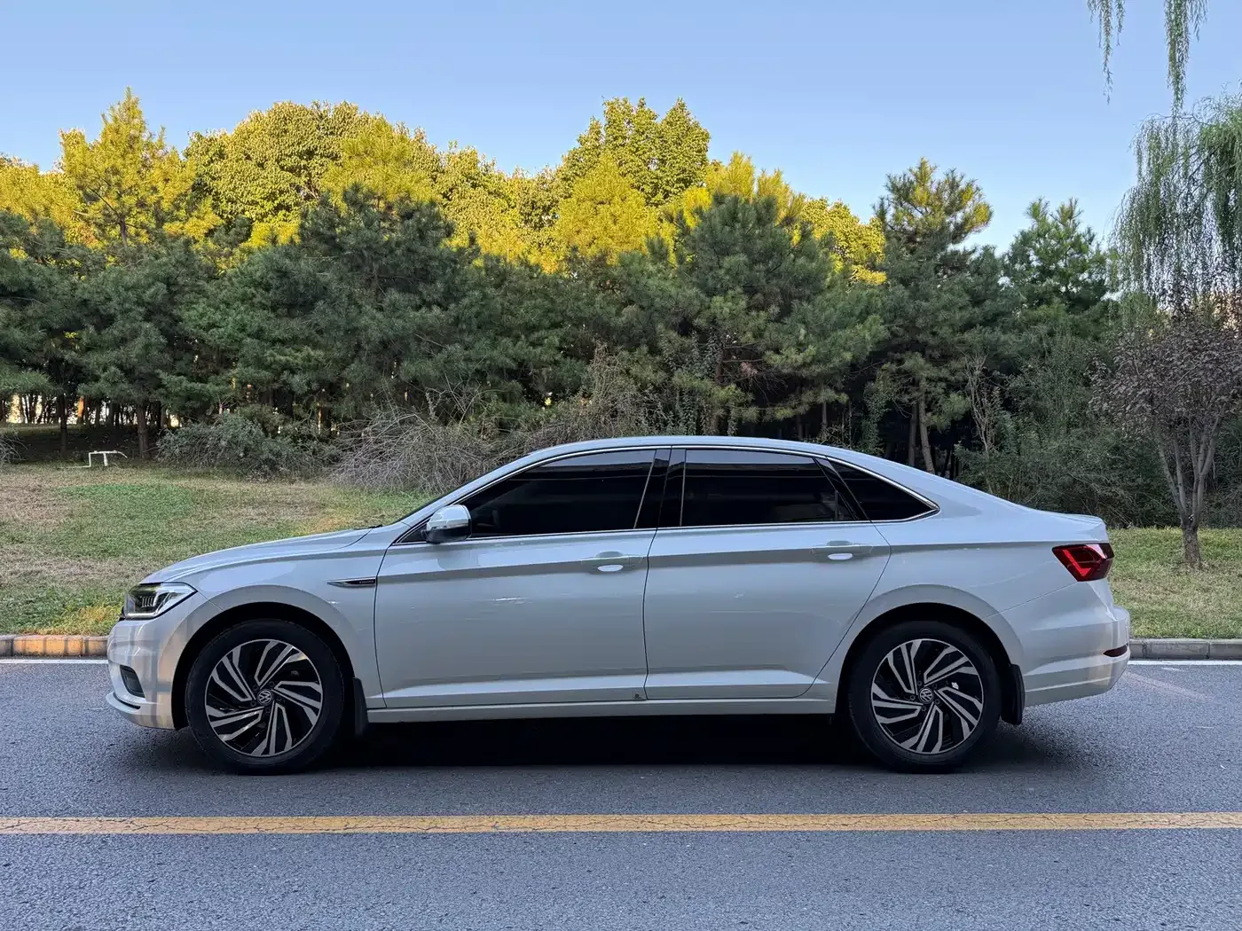 Volkswagen Sagitar 2022 280TSI DSG Surpassing Edition — Фото автомобиля 3