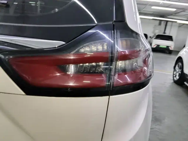 Ford Edge — Фото автомобиля 7