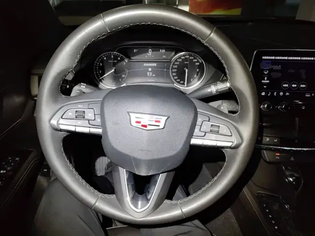 Cadillac CT4 — Фото автомобиля 10