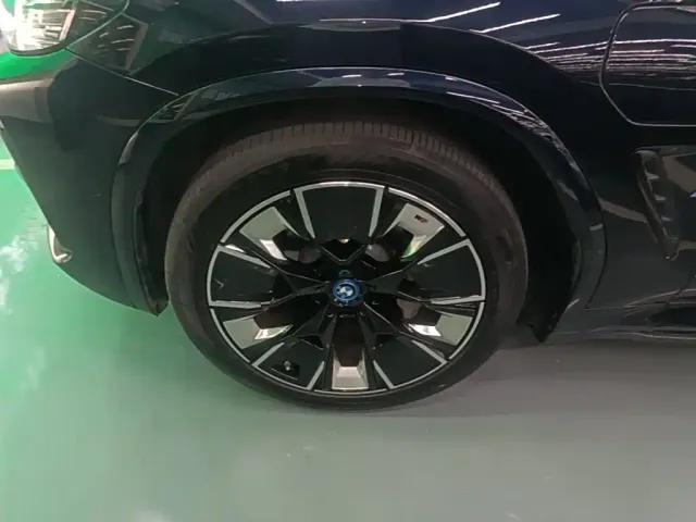 BMW iX3 — Фото автомобиля 22