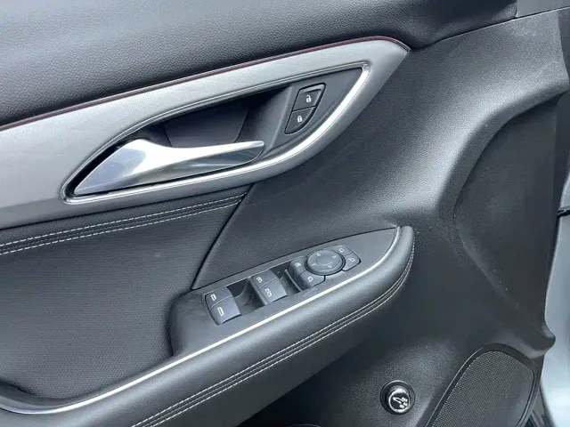 Buick Envision S — Фото автомобиля 9