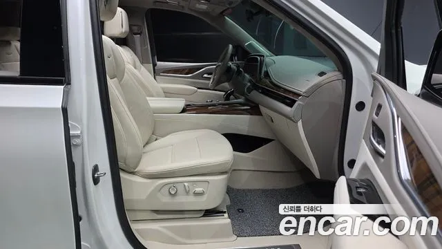 Cadillac Escalade Escalade 5 поколение — Фото автомобиля 3