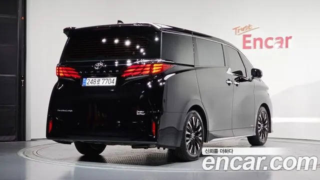 Toyota Alphard — Фото автомобиля 2
