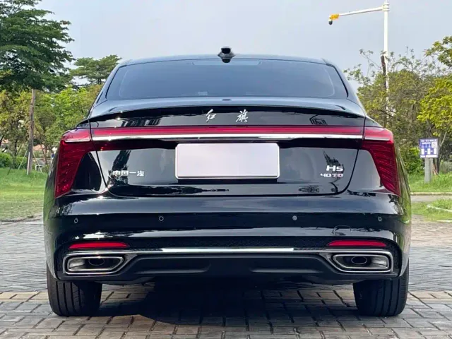 Hongqi H5 — Фото автомобиля 11