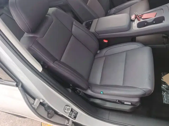 Leapmotor C10 — Фото автомобиля 24