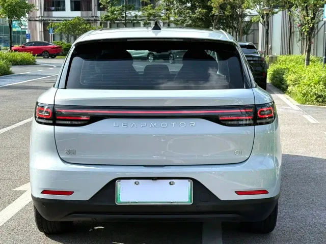 Leapmotor C11 — Фото автомобиля 8