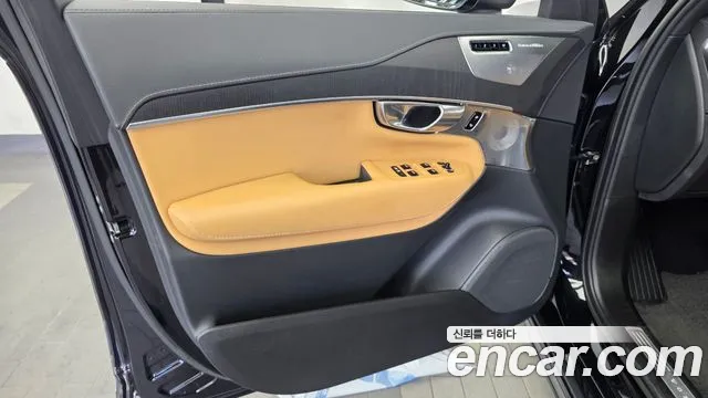 Volvo XC90 Generation 2 — Фото автомобиля 24