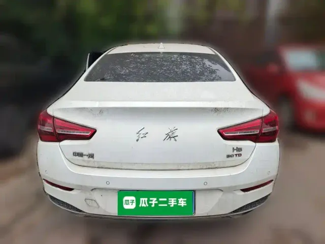 Hongqi H5 — Фото автомобиля 5