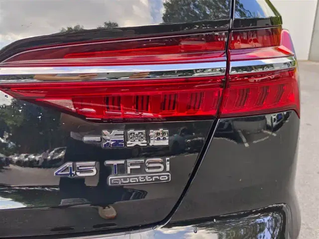 Audi A6L — Фото автомобиля 18