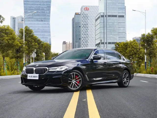Фотография автомобиля — BMW 5 Series