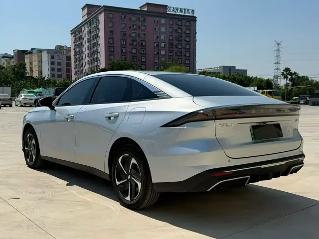 Geely Galaxy L6 — Фото автомобиля 9
