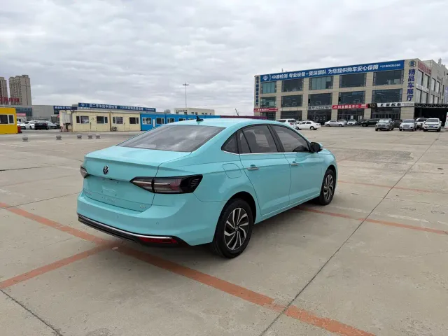 Volkswagen Lavida — Фото автомобиля 4