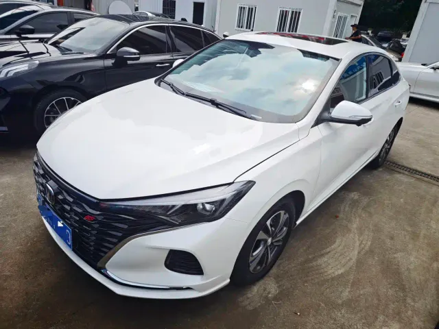 Фотография автомобиля — Changan Eado