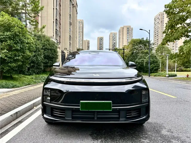Li Auto L7 — Фото автомобиля 2