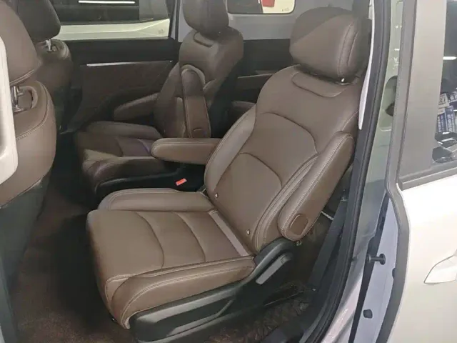 Wuling Starlight 730 — Фото автомобиля 16