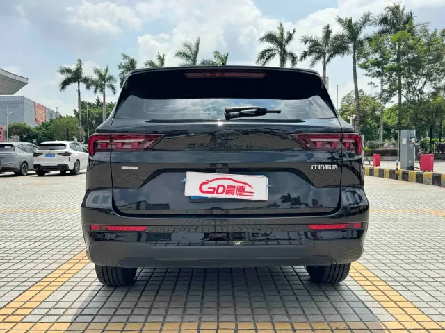 Ford Lingrui — Фото автомобиля 7
