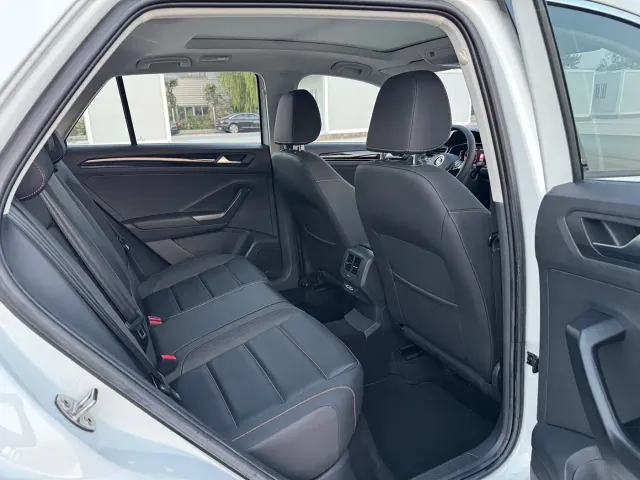 Volkswagen Volkswagen T-ROC 2021 280TSI DSG 2WD Comfort Smart Connect 30th Anniversary Edition — Фото автомобиля 15