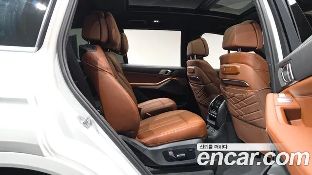 BMW X7 — Фото автомобиля 11