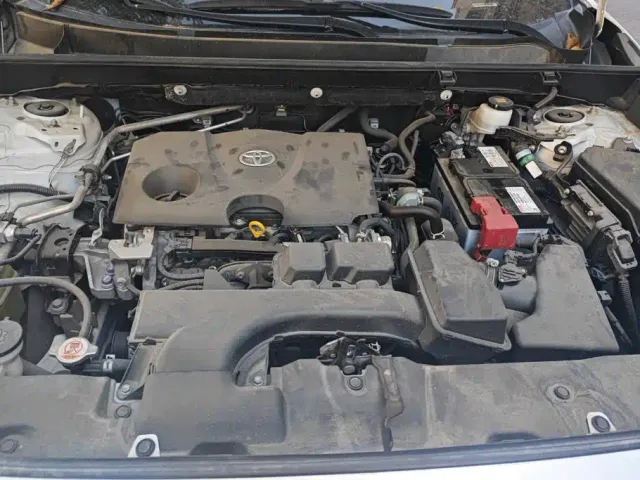 Toyota RAV4 — Фото автомобиля 10