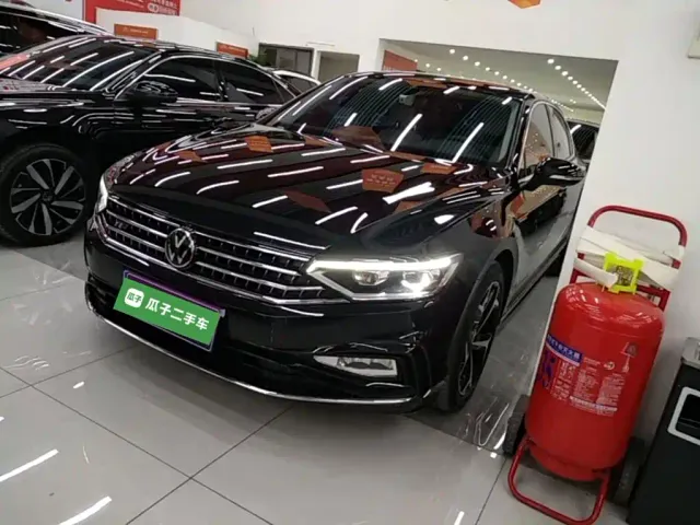 Фотография автомобиля — Volkswagen Magotan