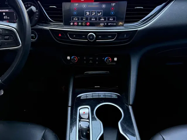Buick Regal — Фото автомобиля 10