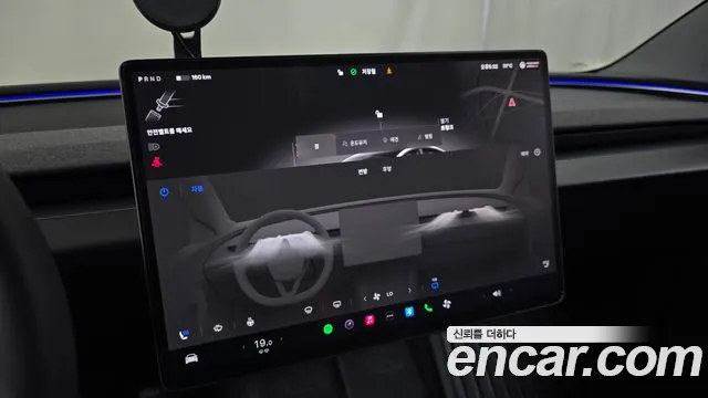 Tesla Model 3 — Фото автомобиля 21