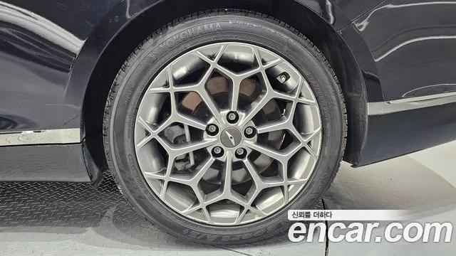 Genesis G80 RG3 — Фото автомобиля 6
