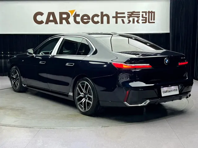 BMW 7 Series — Фото автомобиля 6