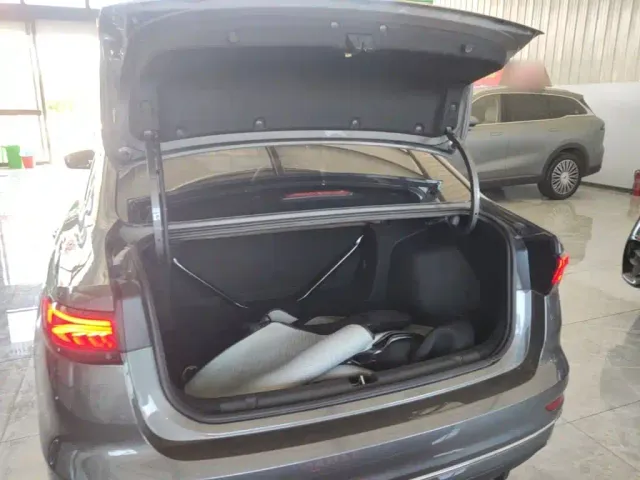 Geely Emgrand — Фото автомобиля 14