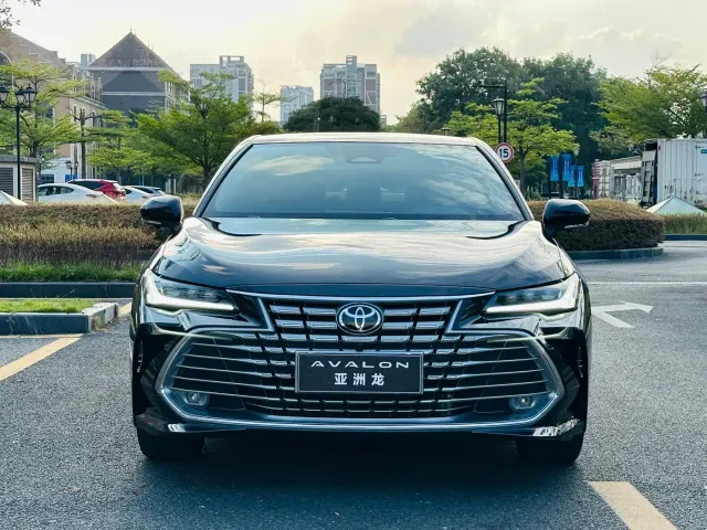 Toyota Avalon — Фото автомобиля 2