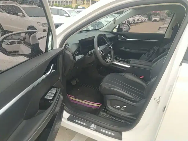 Roewe RX5 Max — Фото автомобиля 15