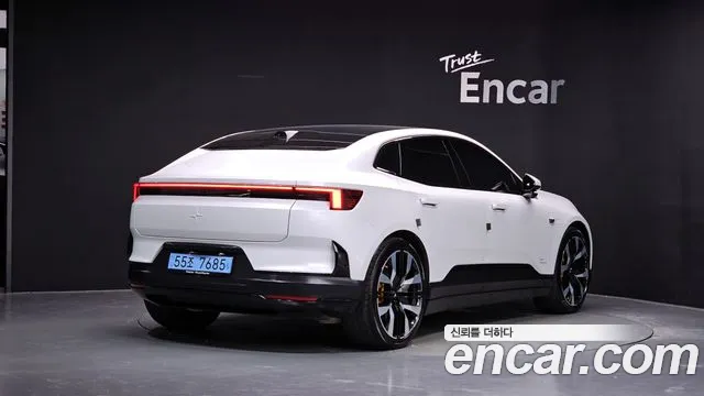 Фотография автомобиля — Polestar 4