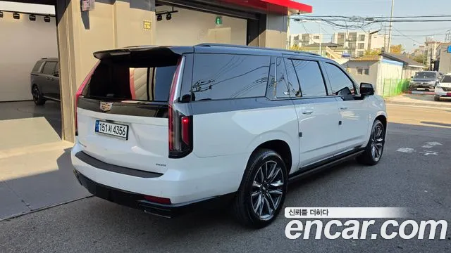 Cadillac Escalade 5th Gen — Фото автомобиля 2