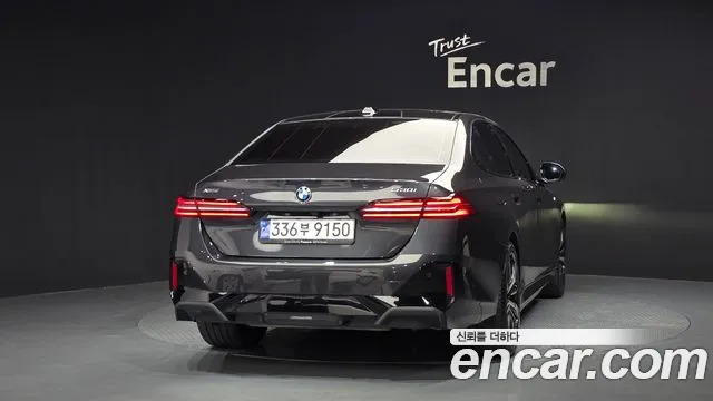 BMW 5-Series 5 серия (G60) 530i xDrive M Sport — Фото автомобиля 3