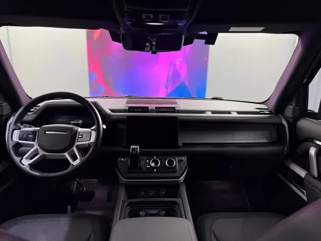 Land Rover Defender — Фото автомобиля 12