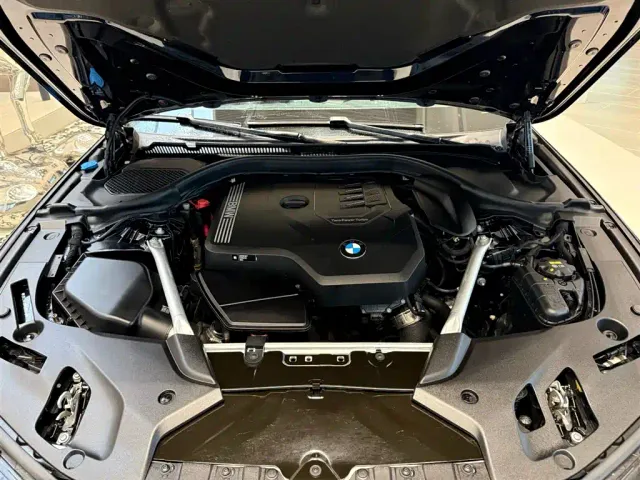 BMW 5 Series — Фото автомобиля 3