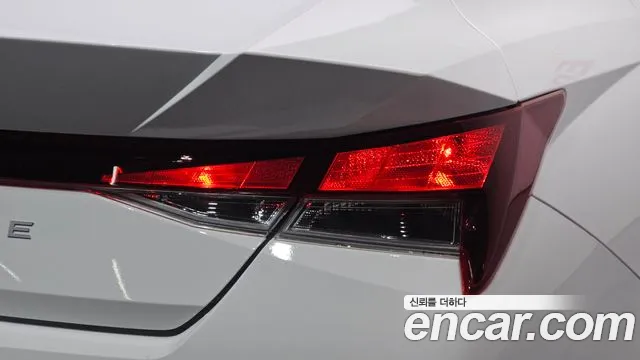 Hyundai Avante CN7 — Фото автомобиля 8