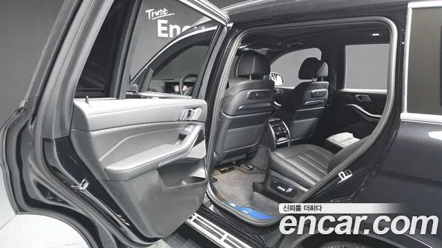 BMW X7 — Фото автомобиля 23