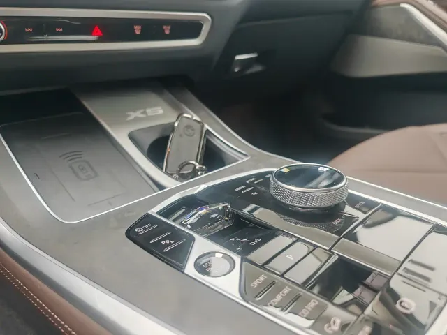 BMW X5 — Фото автомобиля 10