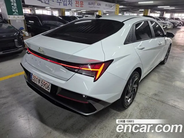 Hyundai Avante — Фото автомобиля 2