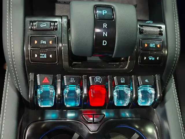BYD FangChengBao Leopard 5 — Фото автомобиля 15