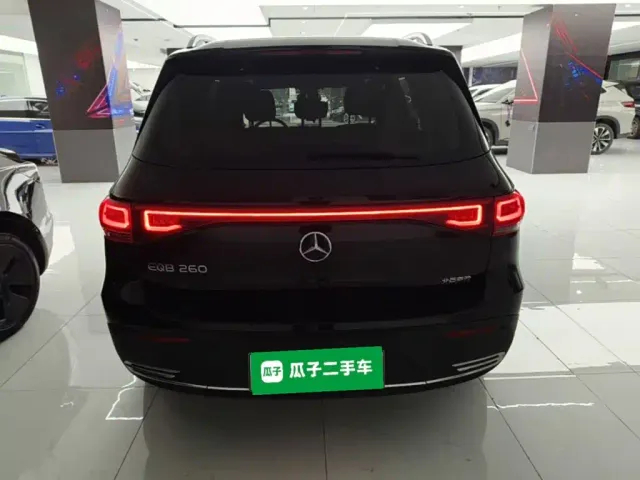 Mercedes-Benz EQB — Фото автомобиля 3
