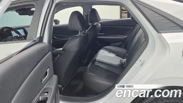 Hyundai Avante CN7 — Фото автомобиля 17