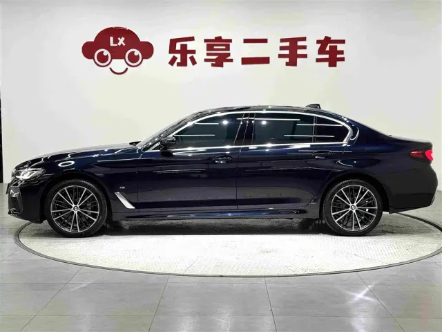 BMW 5 Series — Фото автомобиля 2