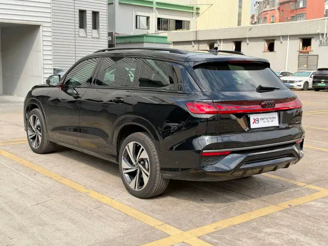 Audi Q6 — Фото автомобиля 6