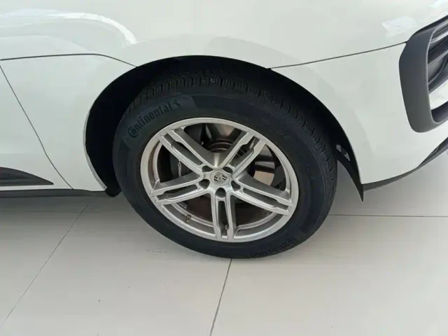 Porsche Macan — Фото автомобиля 6