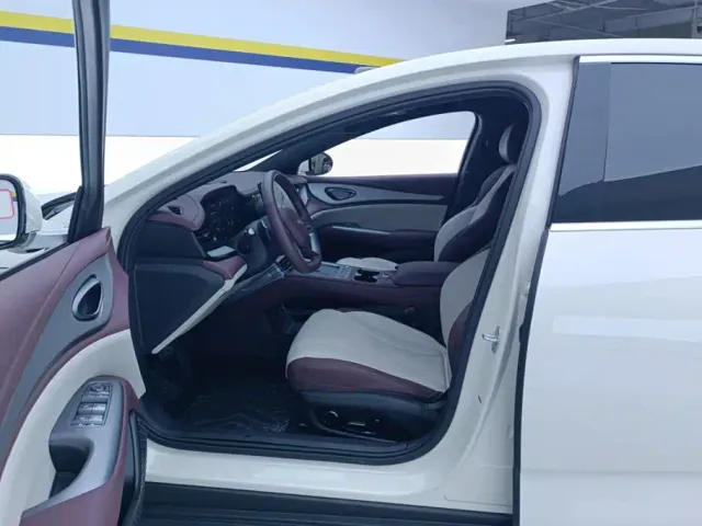 BYD Seal 07 DM-i — Фото автомобиля 9