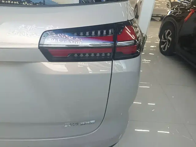 Wuling Starlight 730 — Фото автомобиля 7